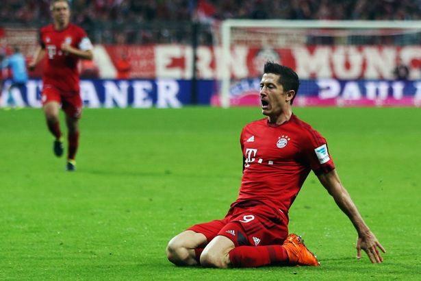 Robert-Lewandowski-scores-five
